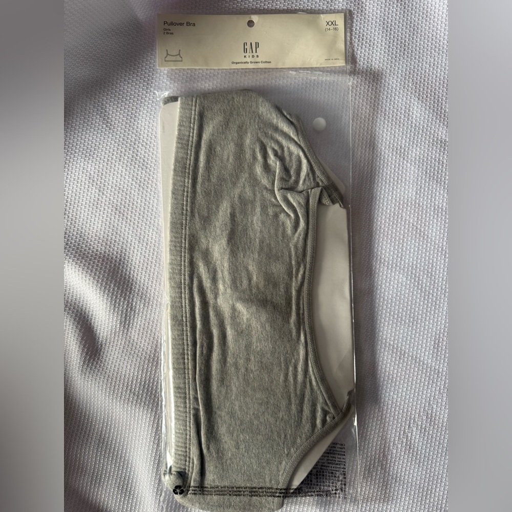 NWT Gap pull over bras.